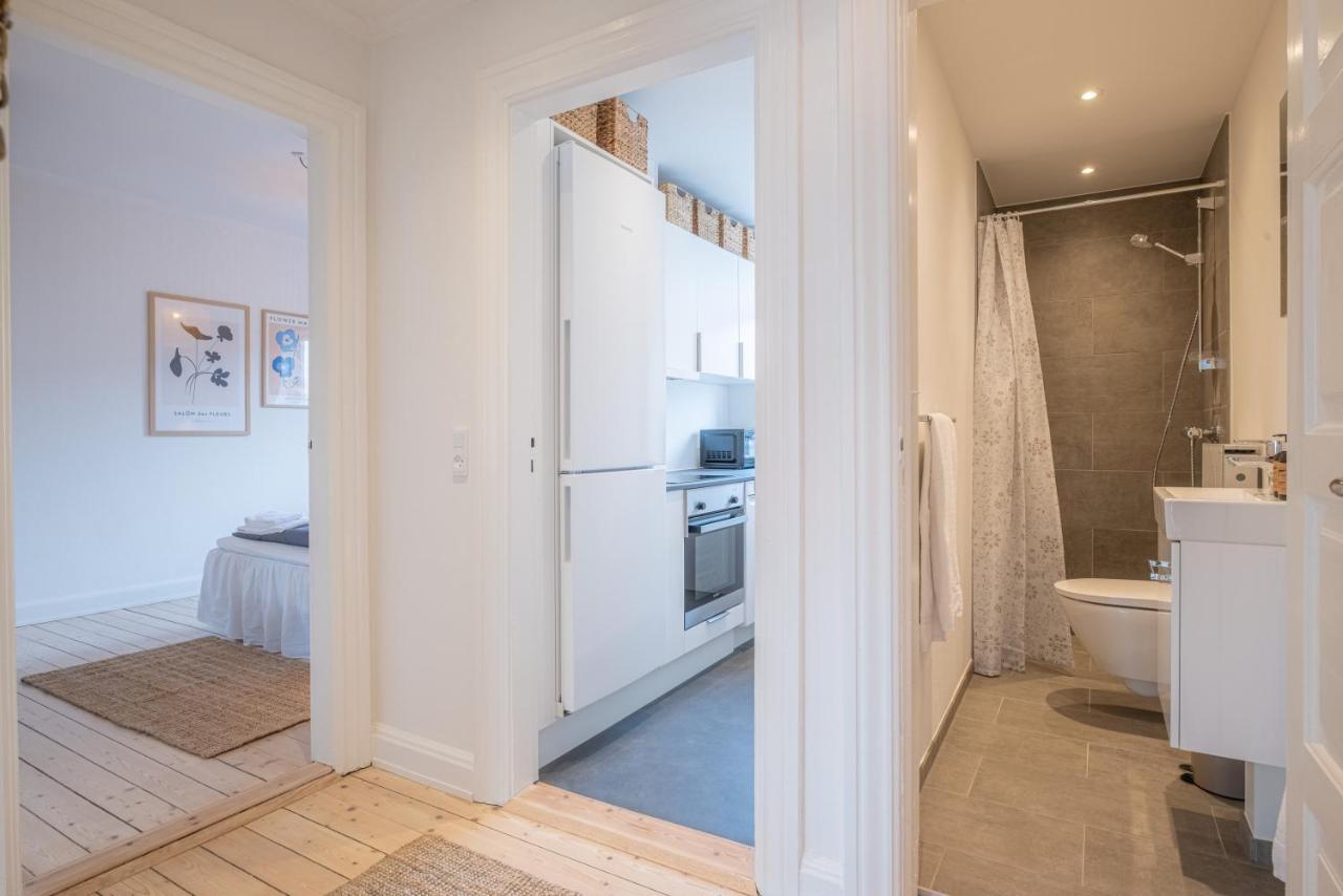 Newly Renovated 1-Bed Apartment In Aalborg Exterior photo